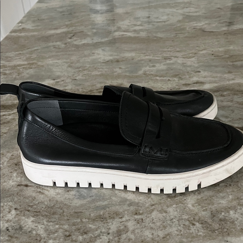 Vionic Women's Black and White Uptown Loafers - Picture 6 of 10